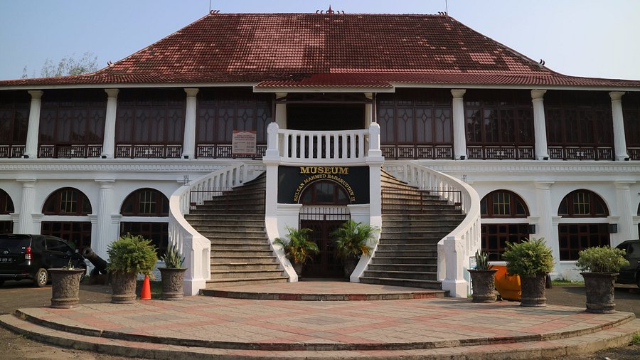 Menyelami Jejak Budaya di Museum Sultan Mahmud Badaruddin II